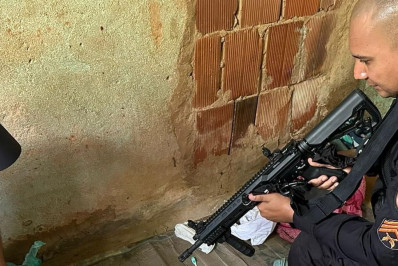 Dois irmãos são presos por tráfico de drogas no bairro Limoeiro