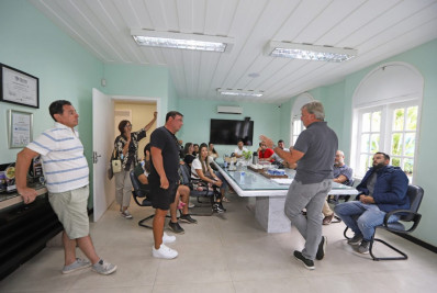 Alexandre Martins se reúne com comerciantes e define detalhes do ordenamento urbano pós revitalização no centro de Búzios