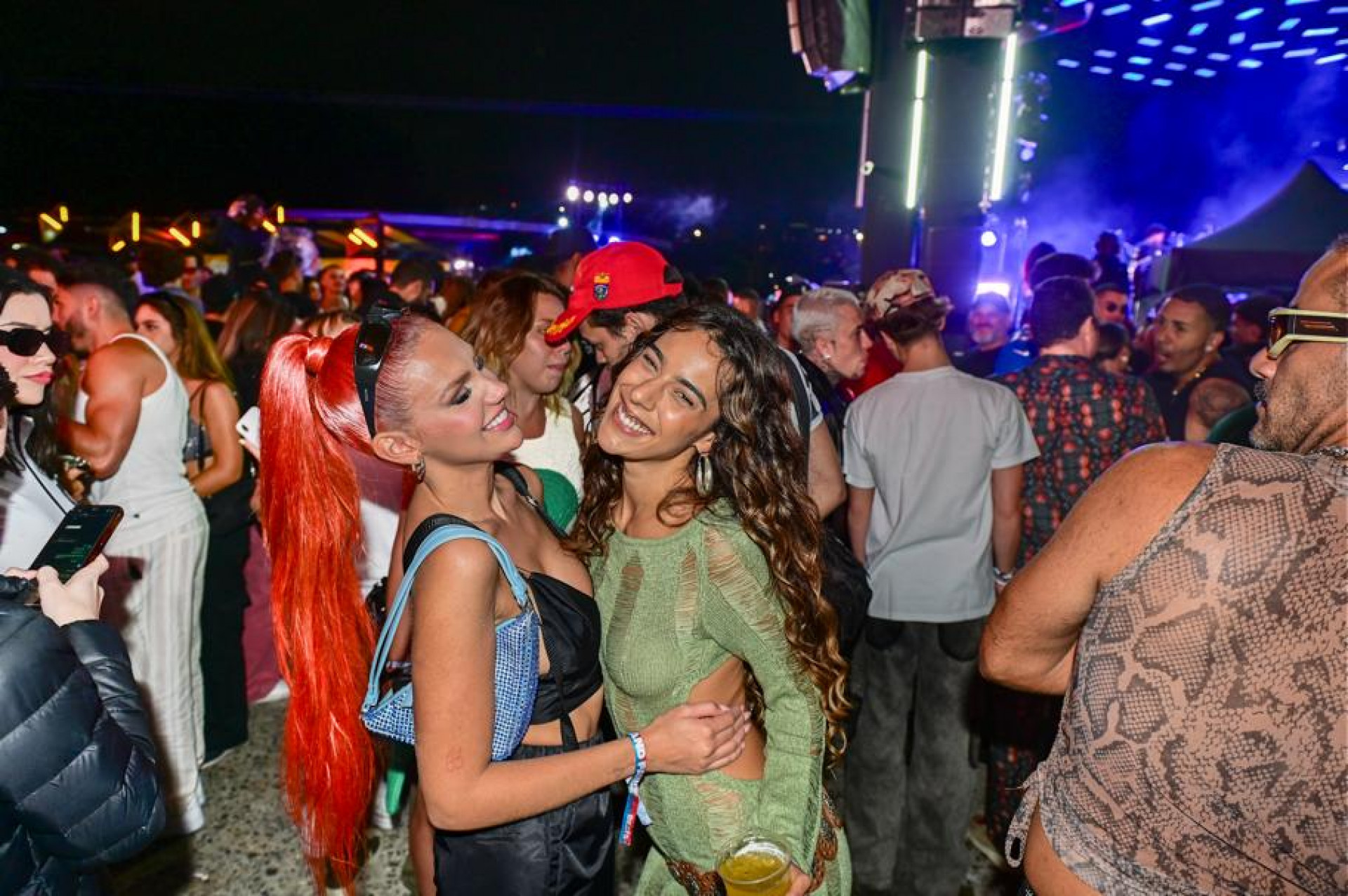 Vivi Wanderley e Marina Sena - Agnews