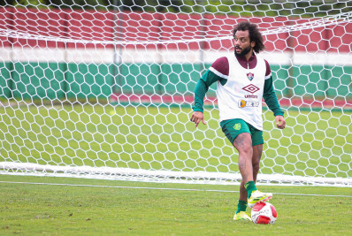 Marcelo se reapresenta e dá início aos trabalhos no Fluminense