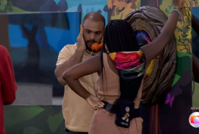 'BBB 24': Marcus atende o Big Fone e indica brothers ao 6° Paredão
