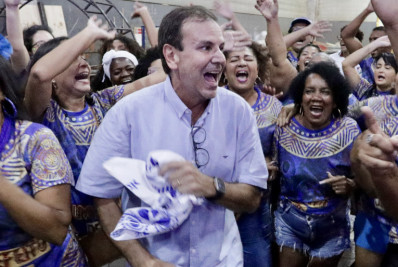 'Será um Carnaval grandioso', garante Paes após visita a barracões de escolas do Grupo Especial
