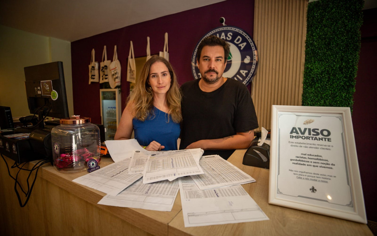 A gerente da Sorveteria Trilhas da Amazônia, Naiara Pessôa, e o sócio, Leonardo de Paula