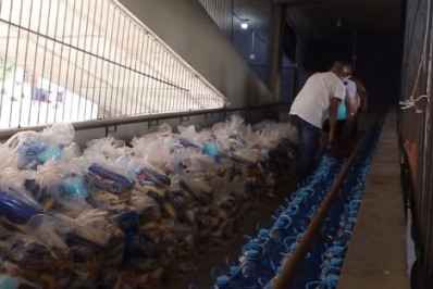 Prefeitura realiza entrega do kit emergencial para cadastrados nos pontos de atendimento social