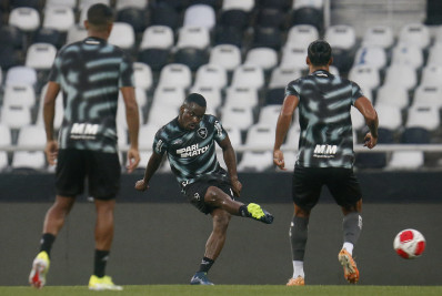 Com Kayque, Botafogo divulga relacionados para a partida contra a Portuguesa