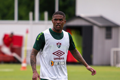 Fluminense: exame confirma lesão, e Douglas Costa deve ser desfalque contra o Flamengo