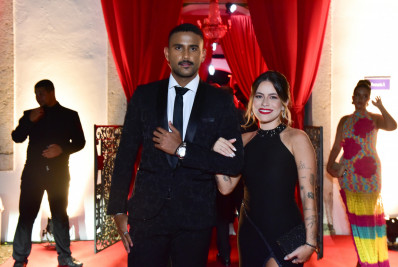 Ex-BBB Lucas Pizane anuncia fim do namoro com Beatriz Esquivel