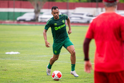 Jogador de linha com mais jogos em 2023, Lima vê concorrência aumentar no Fluminense