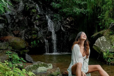 Thaila Ayala revela que sofreu acidente em cachoeira: 'Quebrei o cóccix'