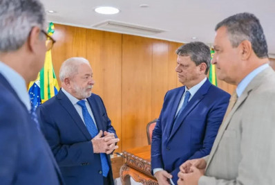 Lula posta fotos com Tarcísio e os dois chegam a acordo sobre túnel Santos-Guarujá
