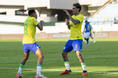 No Pré-Olímpico, ex-Vasco Marlon Gomes celebra gol: 'Muito importante'