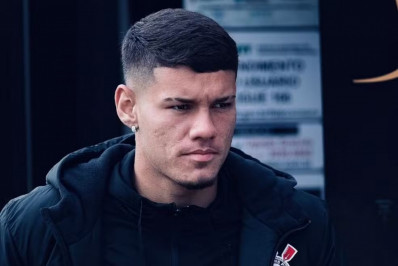 Jogador do Corinthians fez massagem cardíaca em jovem para evitar morte; atleta não cometeu crime, diz advogado