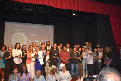 Fenig entrega prêmios da terceira edição do Prêmio Destaque Iguaçuano