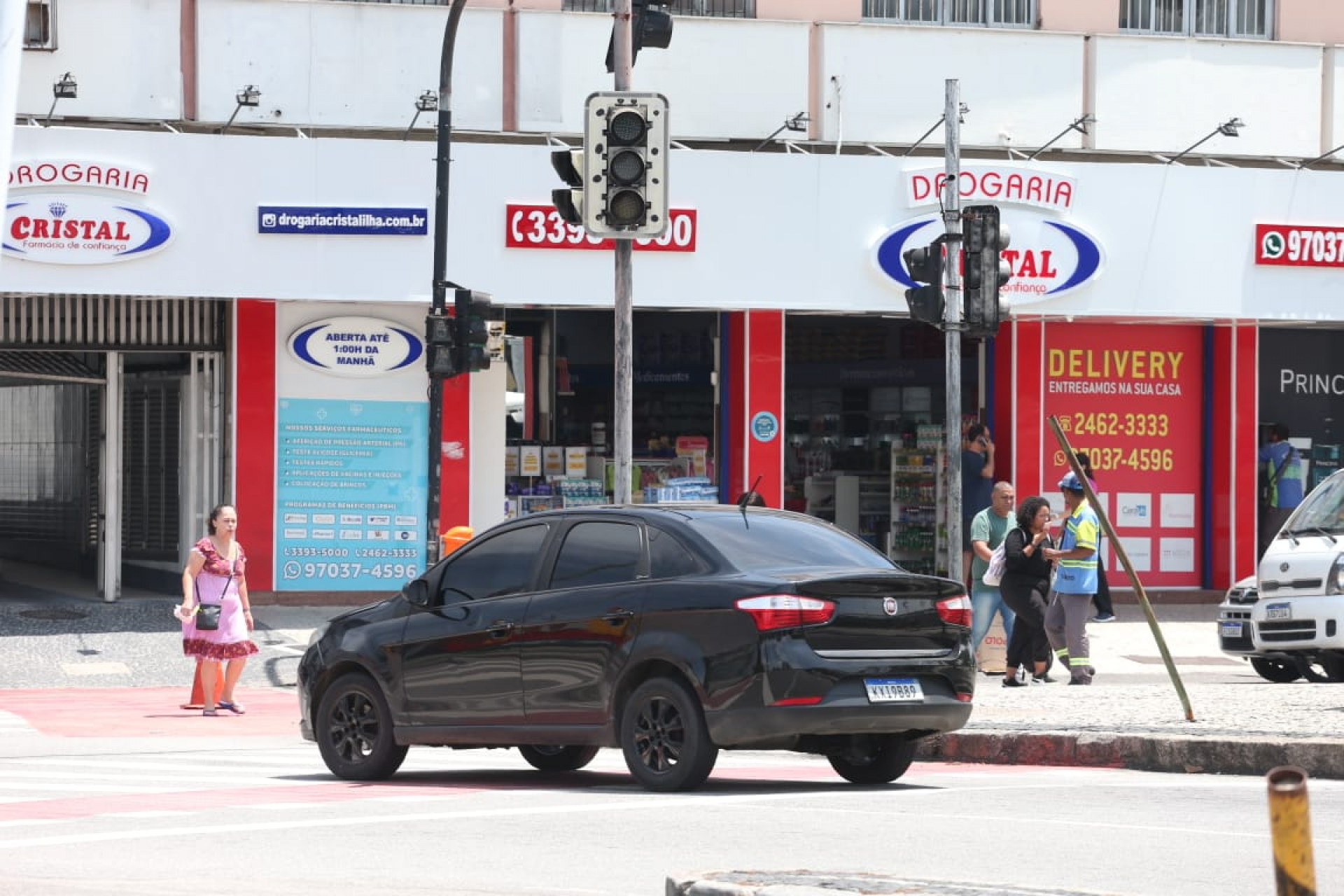 Apagão na Ilha do Governador causou transtornos no trânsito de veículos e de pedestres nesta quinta-feira (1º) - Cleber Mendes / Agência O Dia