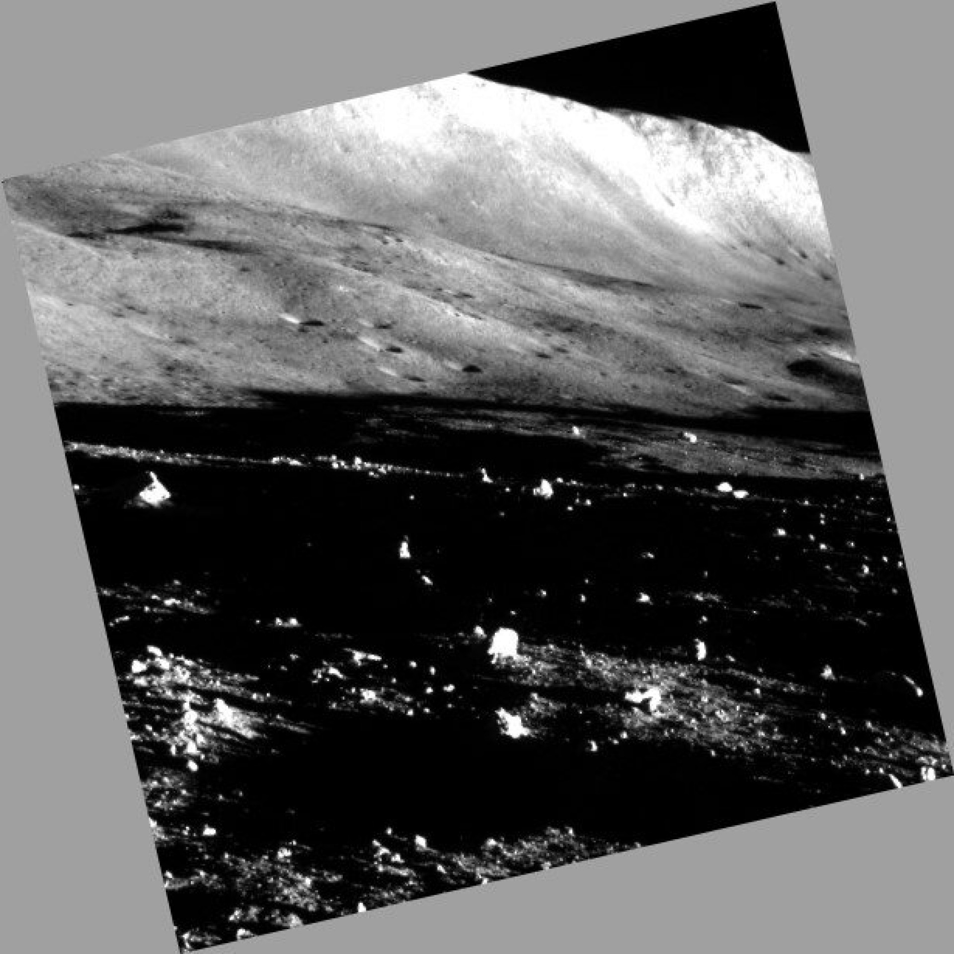 Foto tirada na superfície da Lua pelo módulo lunar SLIM - Divulgação / Jaxa