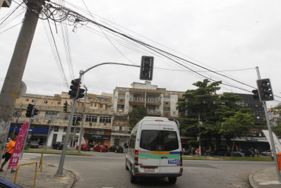 Moradores da Ilha do Governador relatam novas quedas de energia no bairro