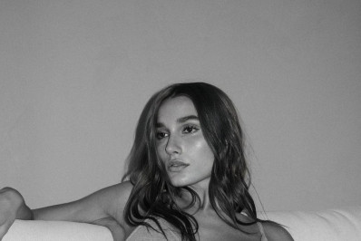 Sasha Meneghel posa de lingerie e recebe elogios: 'Lindeza vem de berço'