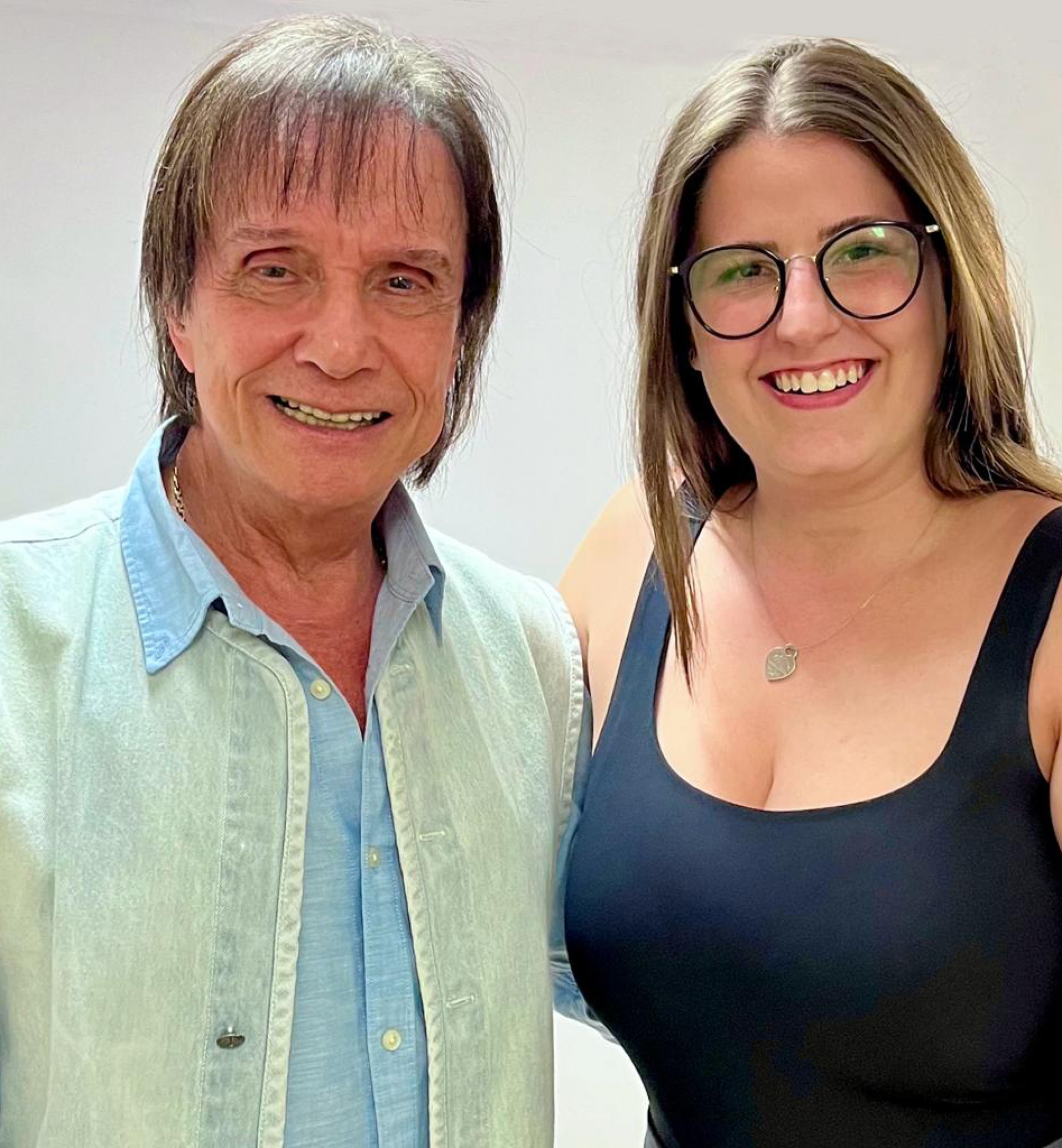 Roberto Carlos posta raro clique com a neta Giovanna - Reprodução Internet