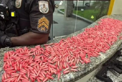 Polícia Militar apreende quase mil pinos de cocaína em Barra Mansa