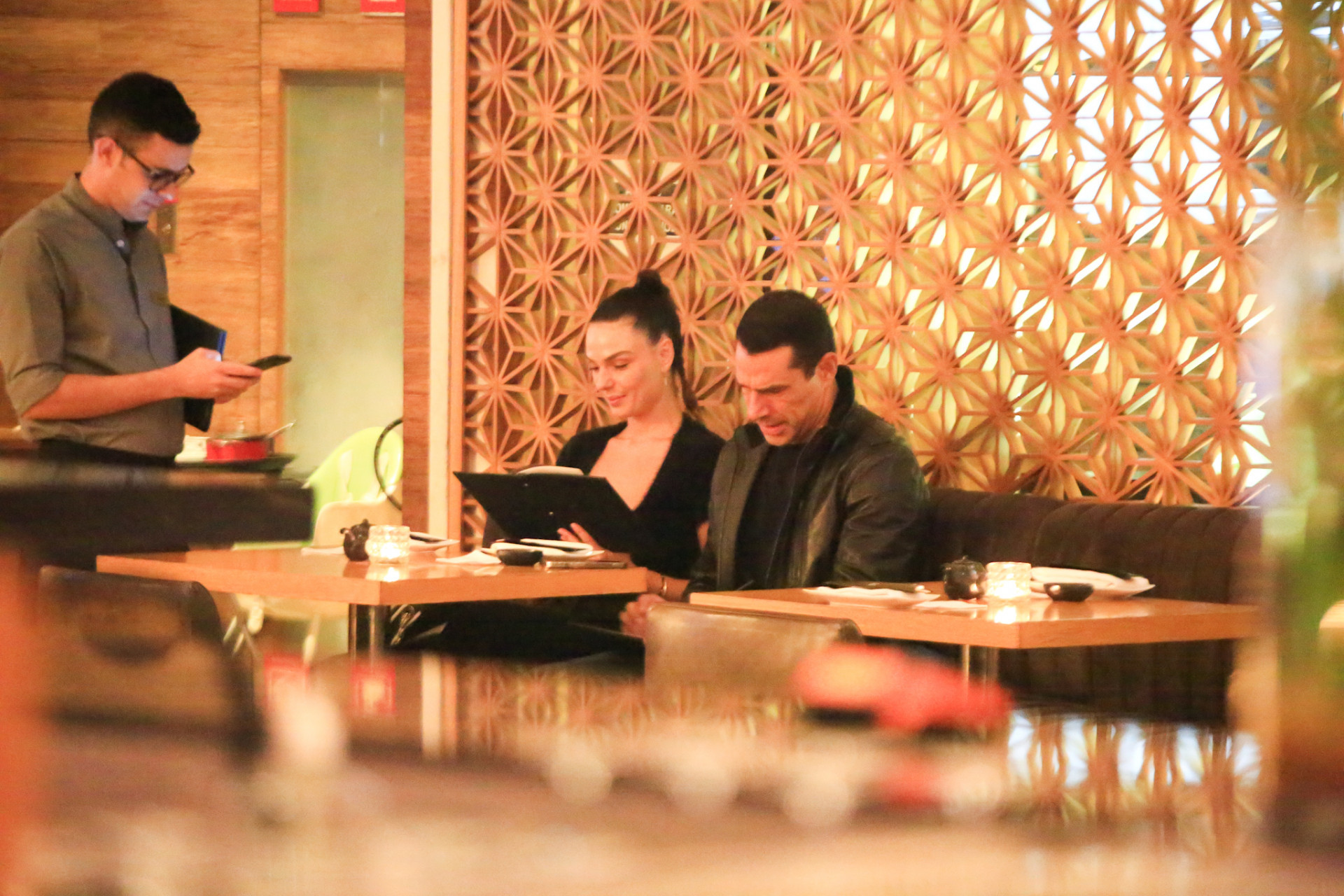 Isis Valverde e Marcus Buaiz curtem passeio em shopping do Rio - Edson Douglas/ AgNews