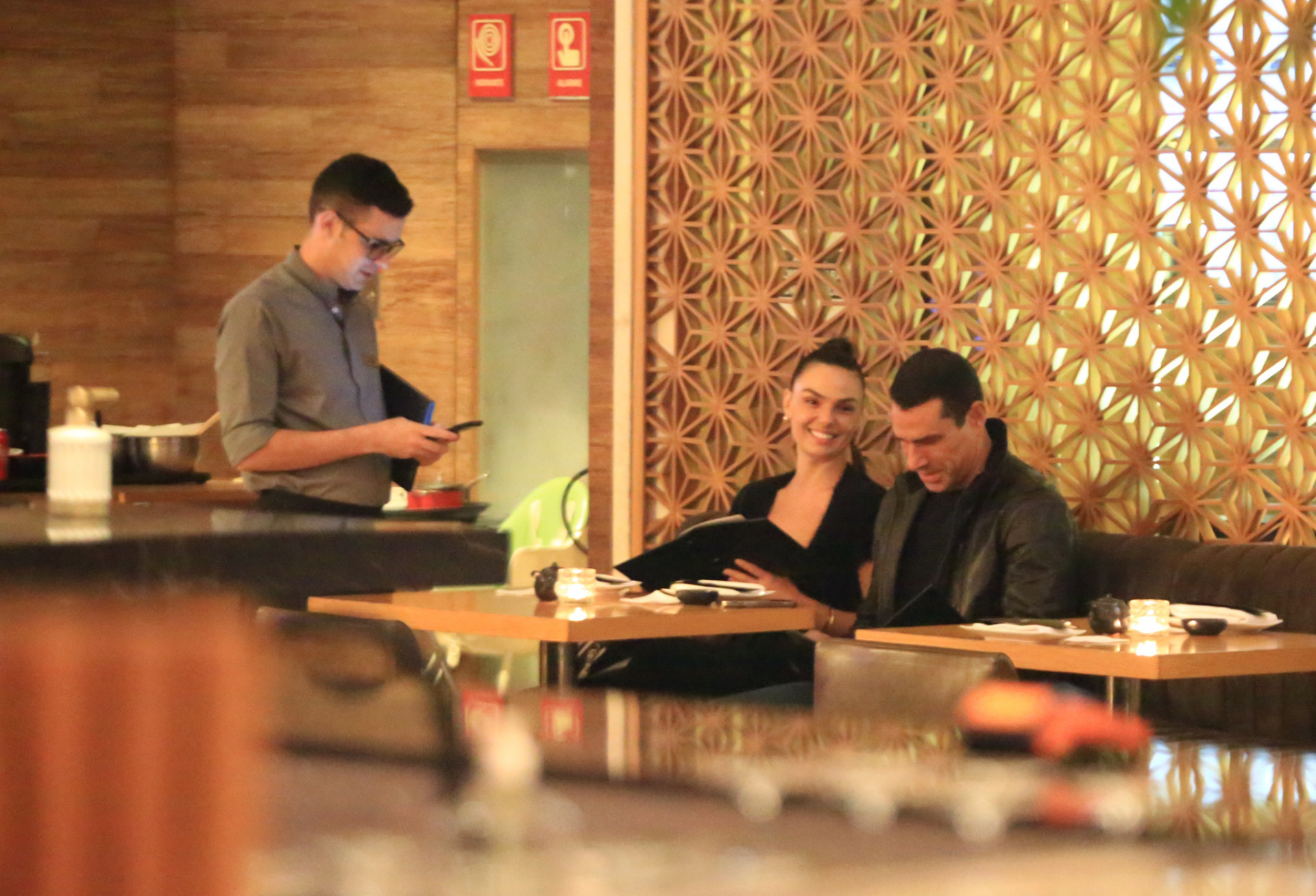 Isis Valverde e Marcus Buaiz curtem passeio em shopping do Rio - Edson Douglas/ AgNews