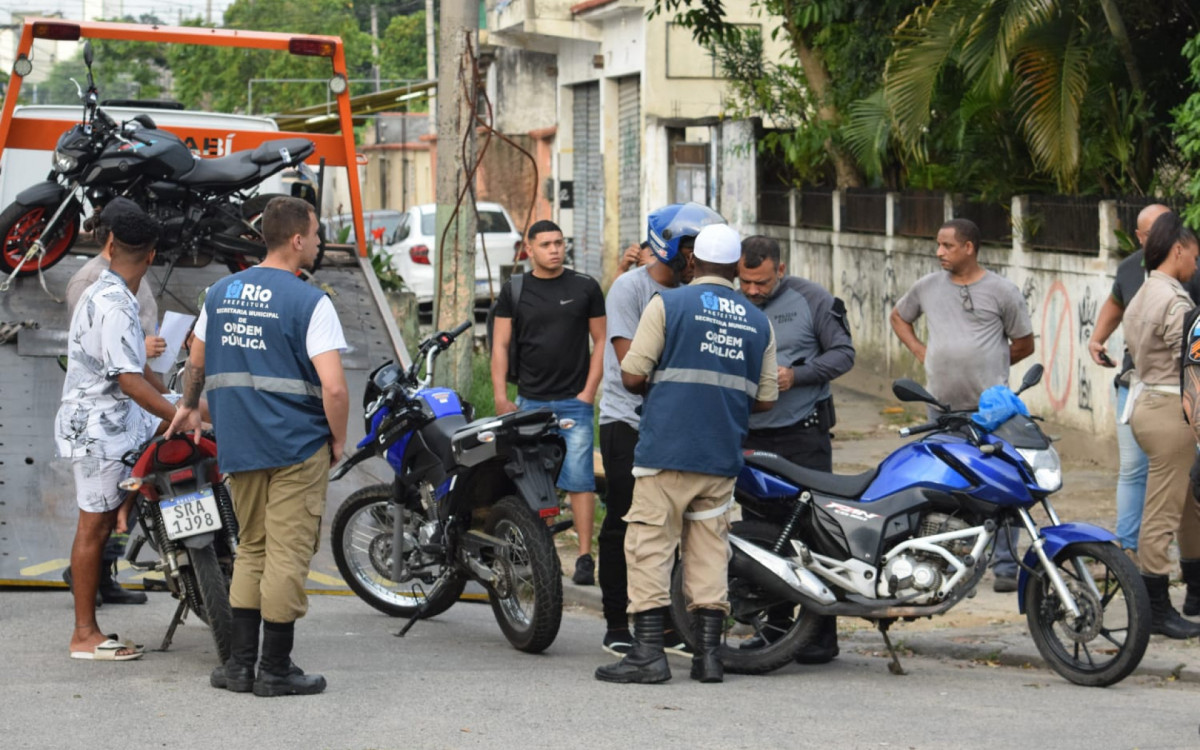 Seop apreendeu 12 motocicletas por infrações do código de trânsito durante ação na Feira de Acari