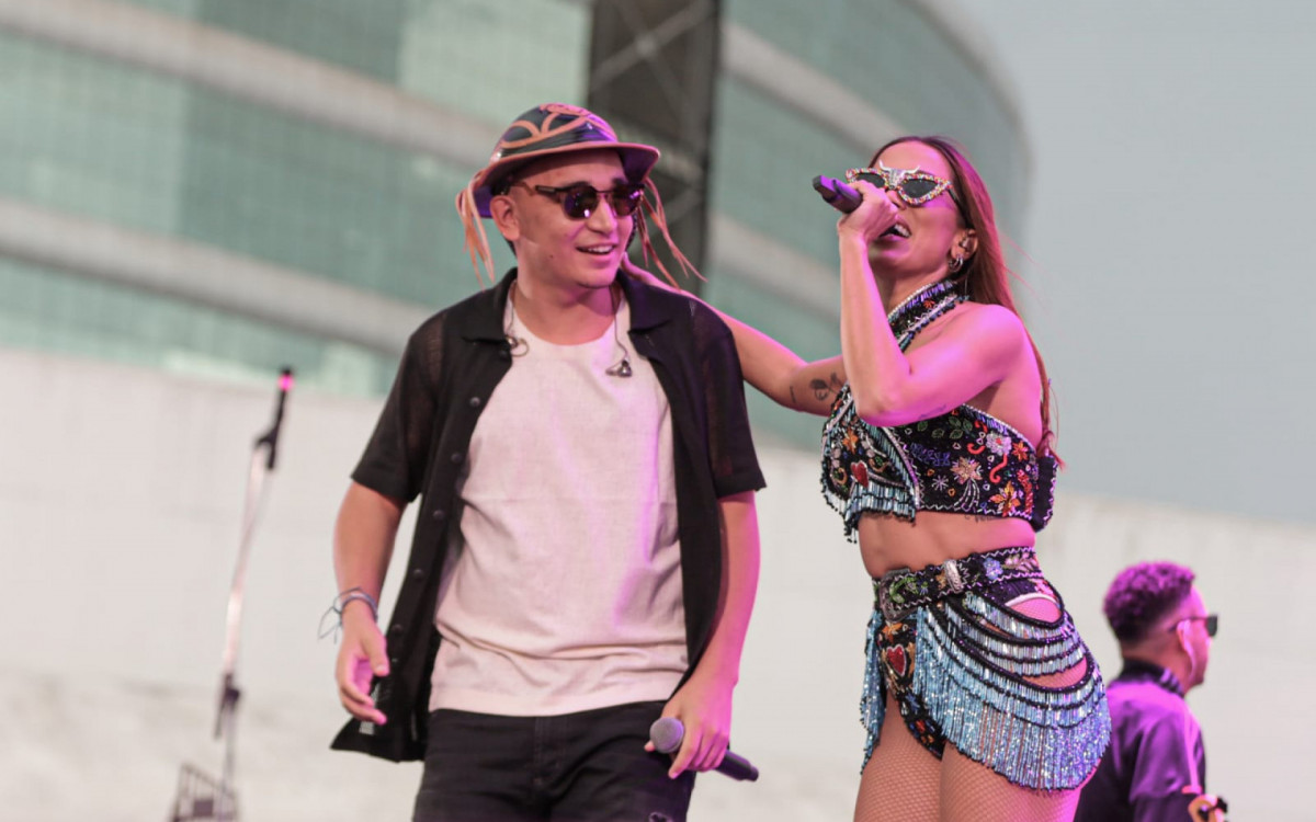 João Gomes canta ao lado de Anitta no \'Ensaios\', em São Paulo