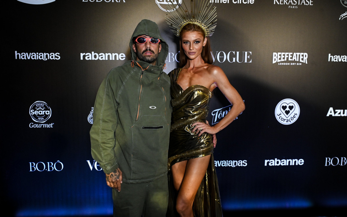 Pedro Scooby e Cíntia Dicker durante o baile de Carnaval da Vogue