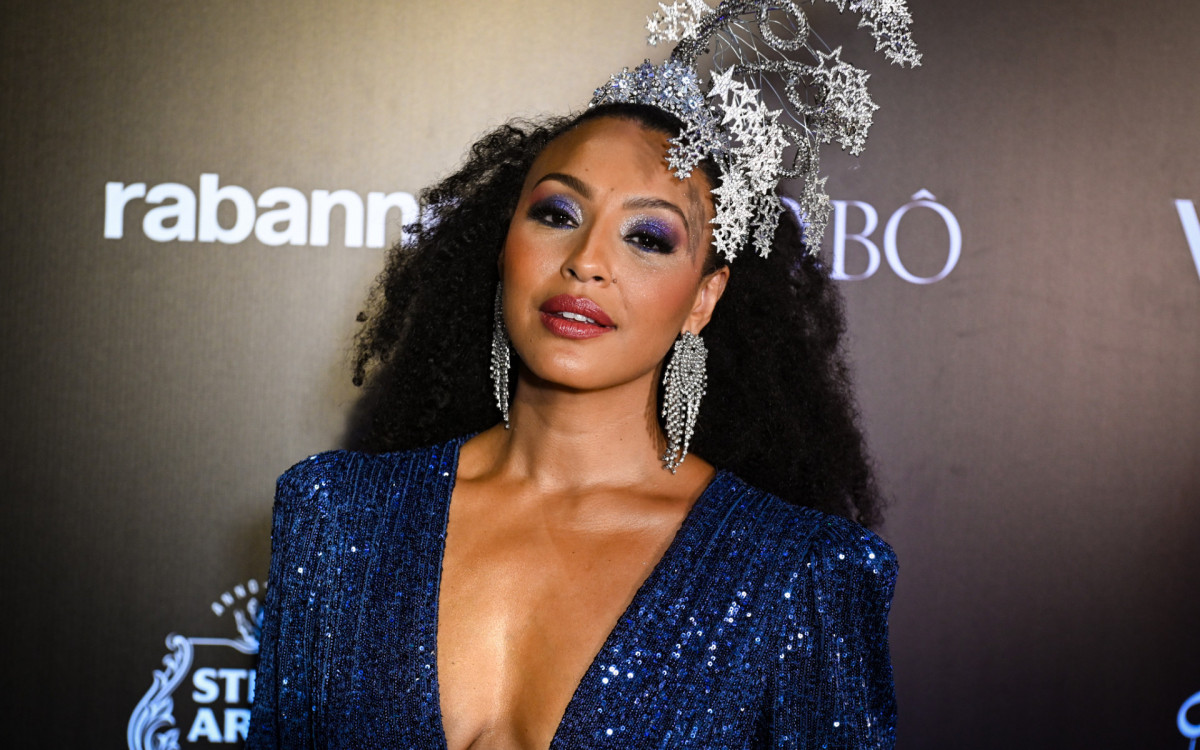 Sheron Menezzes durante o baile de Carnaval da Vogue