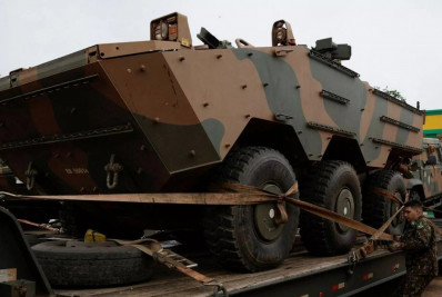 Exército brasileiro envia 28 blindados e mísseis anticarro para reforçar fronteira em Roraima