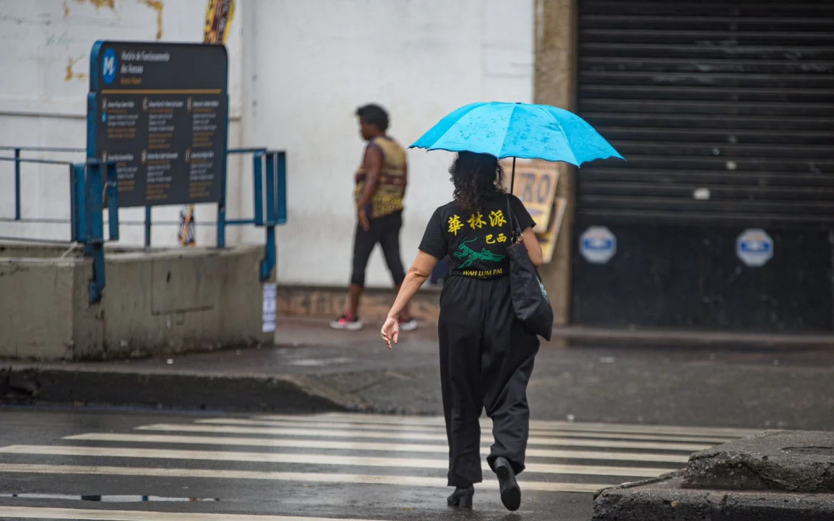 Chuva forte atinge municípios do Grande Rio neste domingo