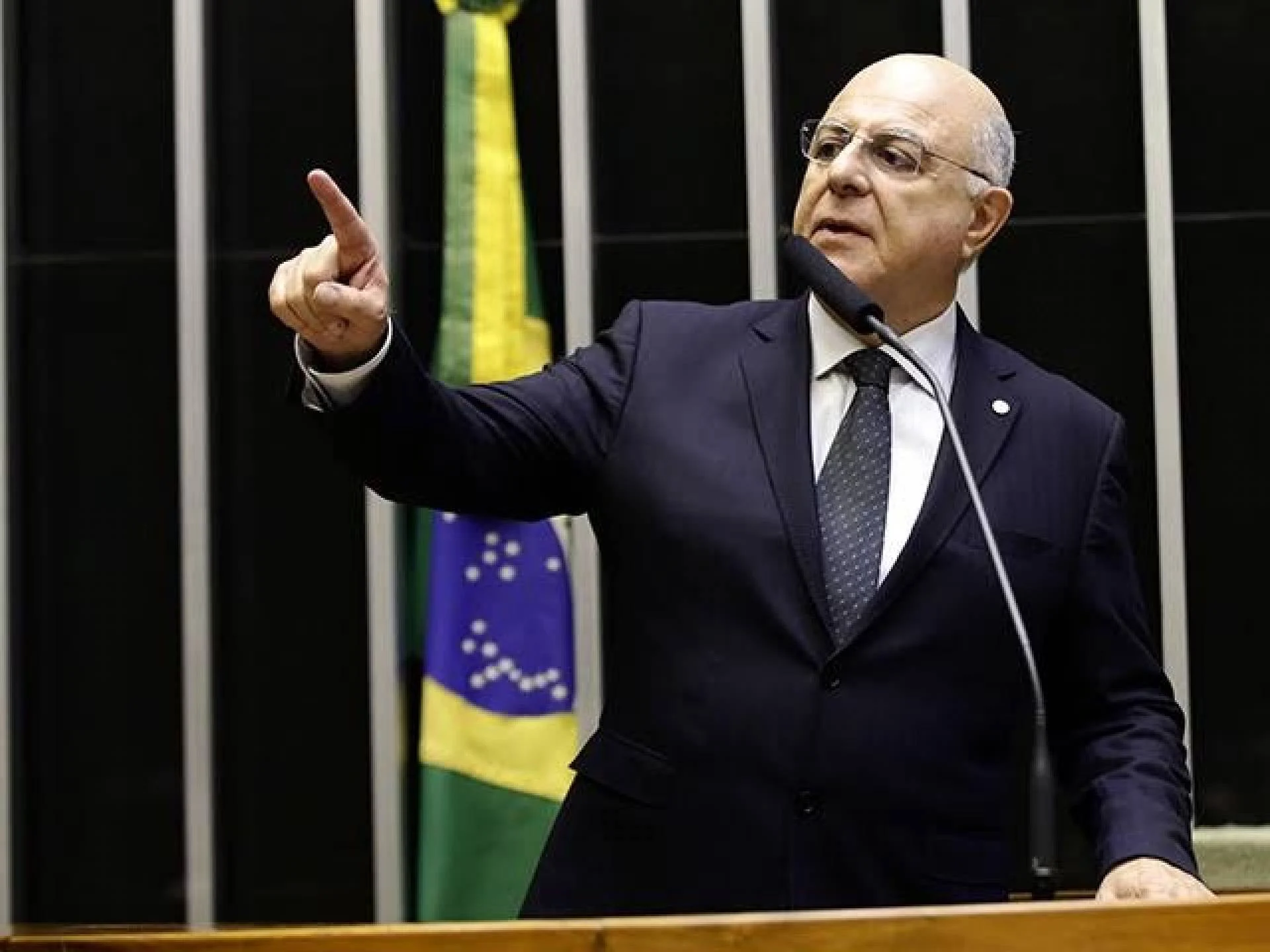 Relator quer aprovar projeto de minerais críticos até quarta e ler parecer amanhã