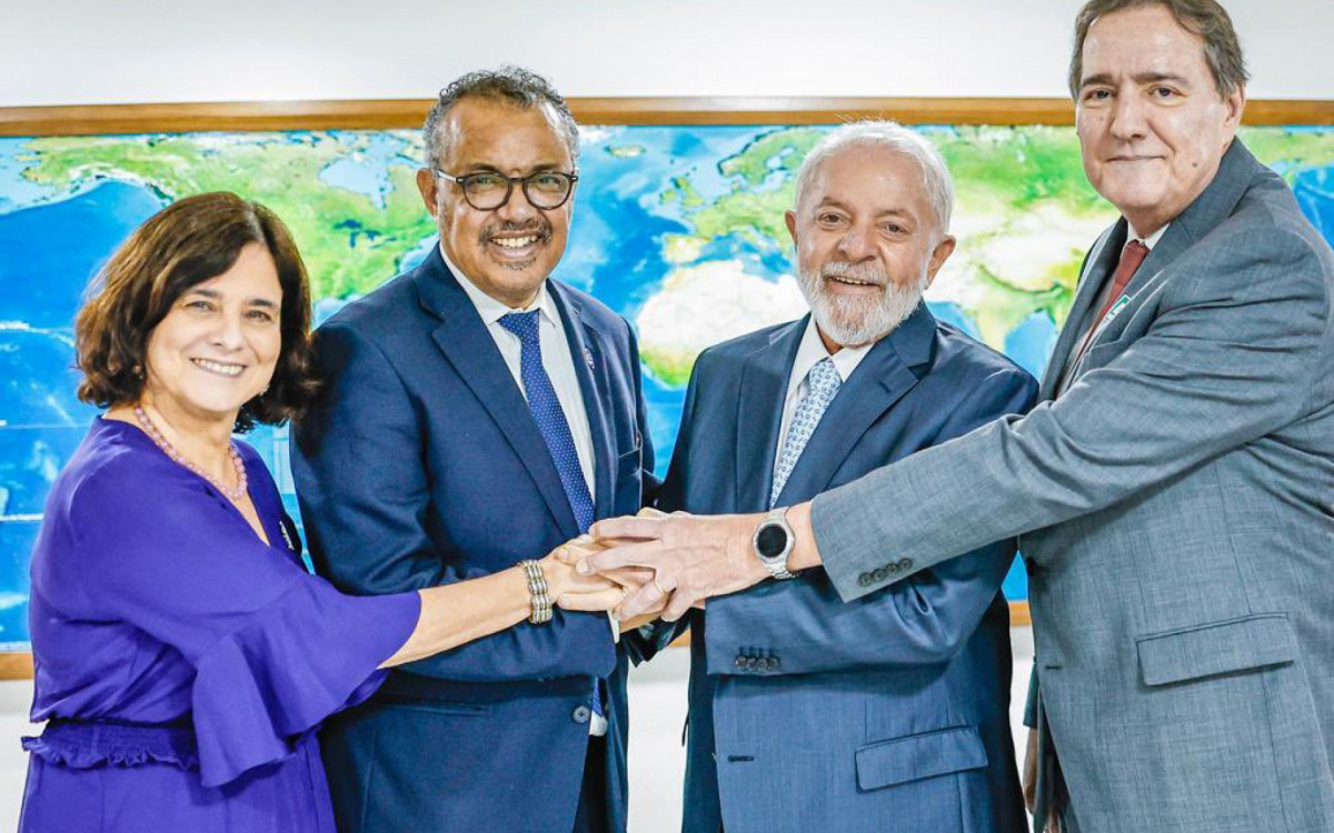Lula, o diretor-geral OMS, Tedros Adhanom, e ministra da Saúde, Nísia Trindade, conversaram sobre parcerias para a eliminação de doenças e produção de vacinas brasileiras contra a dengue