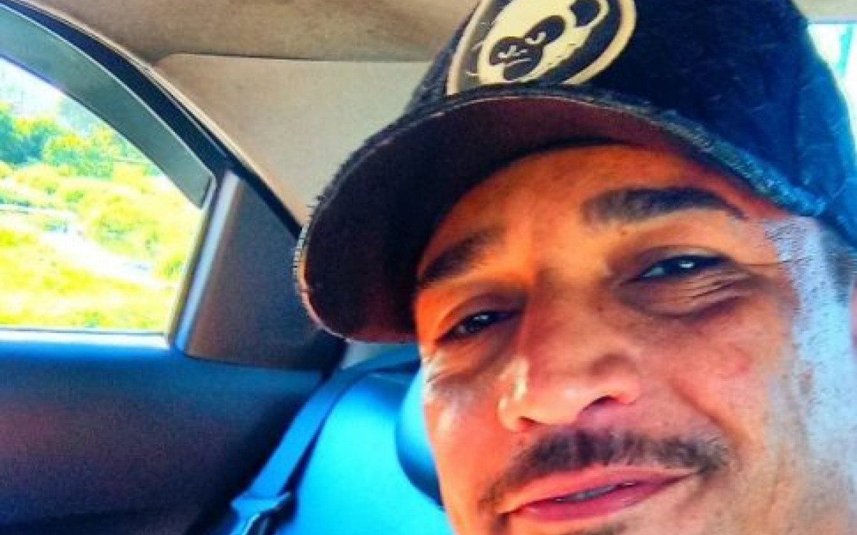 Cantor de pagode Wagner dos Santos, conhecido como \