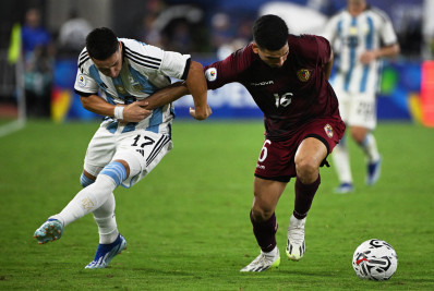 Venezuela marca no fim e empata com a Argentina no quadrangular do Pré-Olímpico