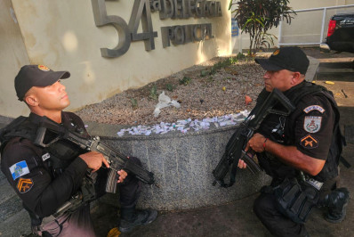 PM apreende drogas no Maringá em Belford Roxo