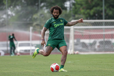 Recopa: Marcelo se machuca e é substituído cedo durante LDU x Fluminense