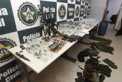 Líder do tráfico e outros três suspeitos são presos em operação no Morro do Urubu