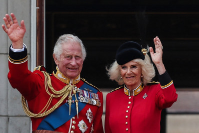 Charles III 'está muito bem dadas as circunstâncias', afirma Camilla