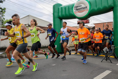 Corrida 'Menino de Ouro' arrecada quase meia tonelada de alimentos