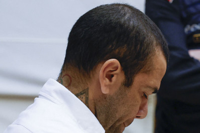 Jovem depõe sob proteção e reafirma que sofreu estupro de Daniel Alves