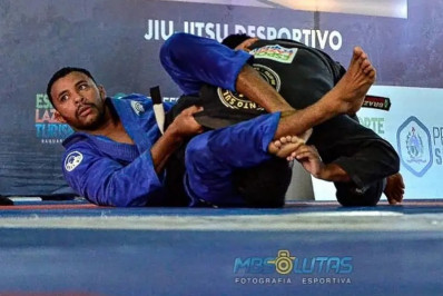 Faixa-preta celebra passagem internacional após vencer Circuito Mineirinho de Jiu-Jitsu