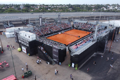 Vídeo pornô é exibido em telão da quadra central do ATP de Córdoba