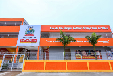 Presidente Lula, ao lado do prefeito Waguinho, anuncia recursos para Educação e Saúde e inaugura escola em Belford Roxo