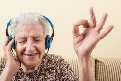 Como a música pode ajudar o idoso com demência