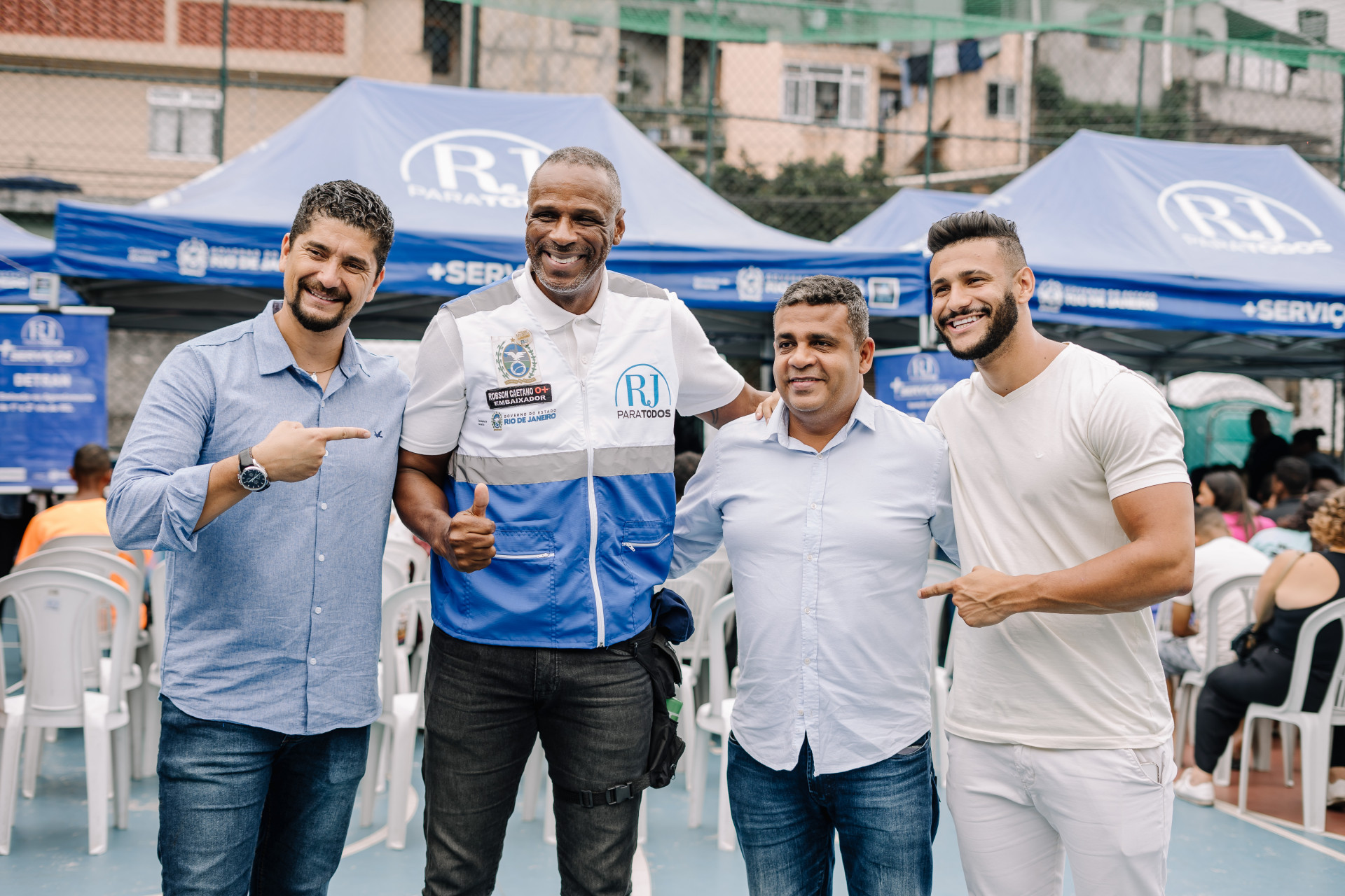 Professor Leo Manso; o atleta Robson Caetano, embaixador do RJ para Todos; Alex Castellar, assessor especial do governador; e Gustavo Simas, Secretário Municipal de Trabalho (esquerda para direita) - Beatriz Madeira