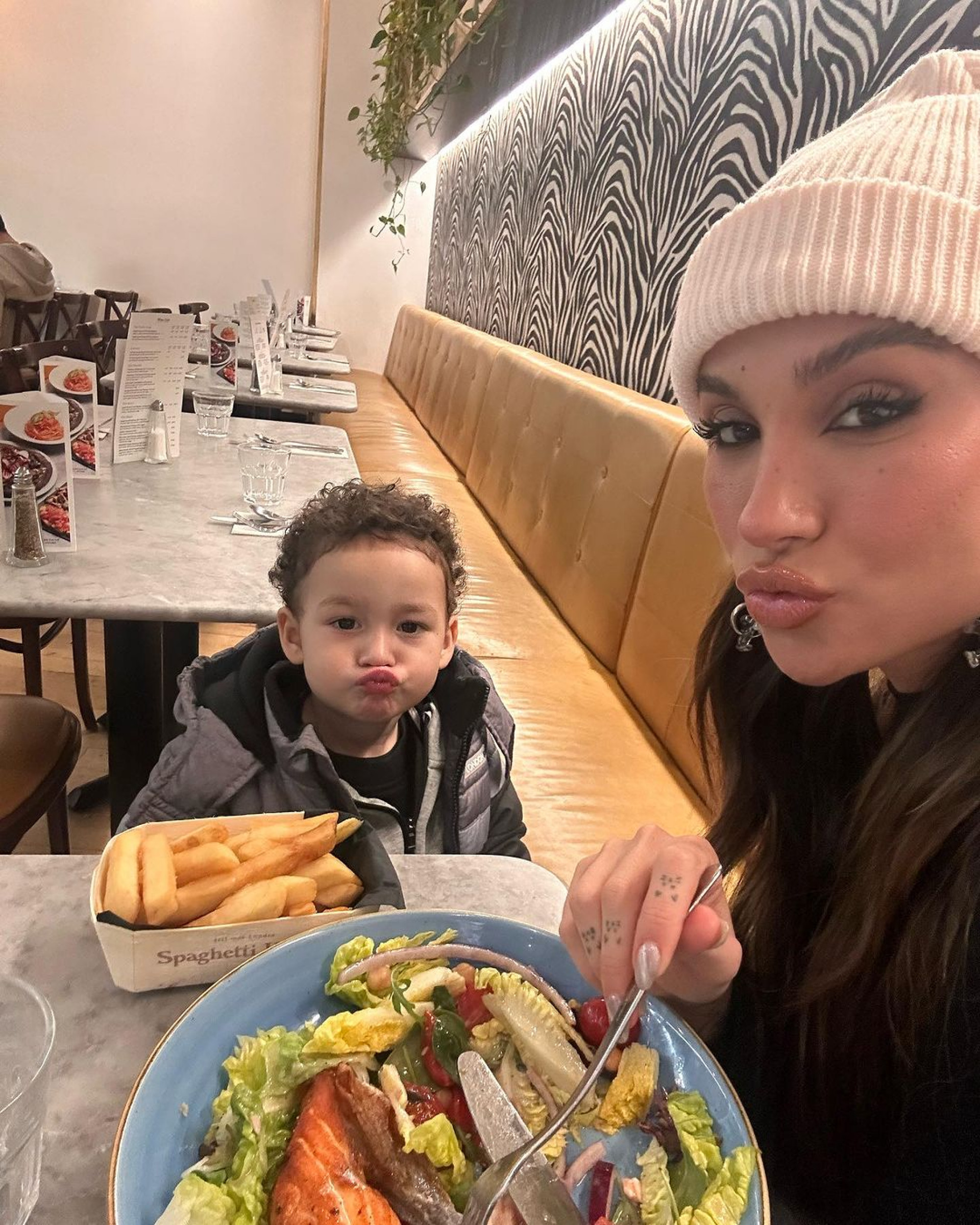 Bianca Andrade compartilha fotos com o filho em Londres - Reprodução