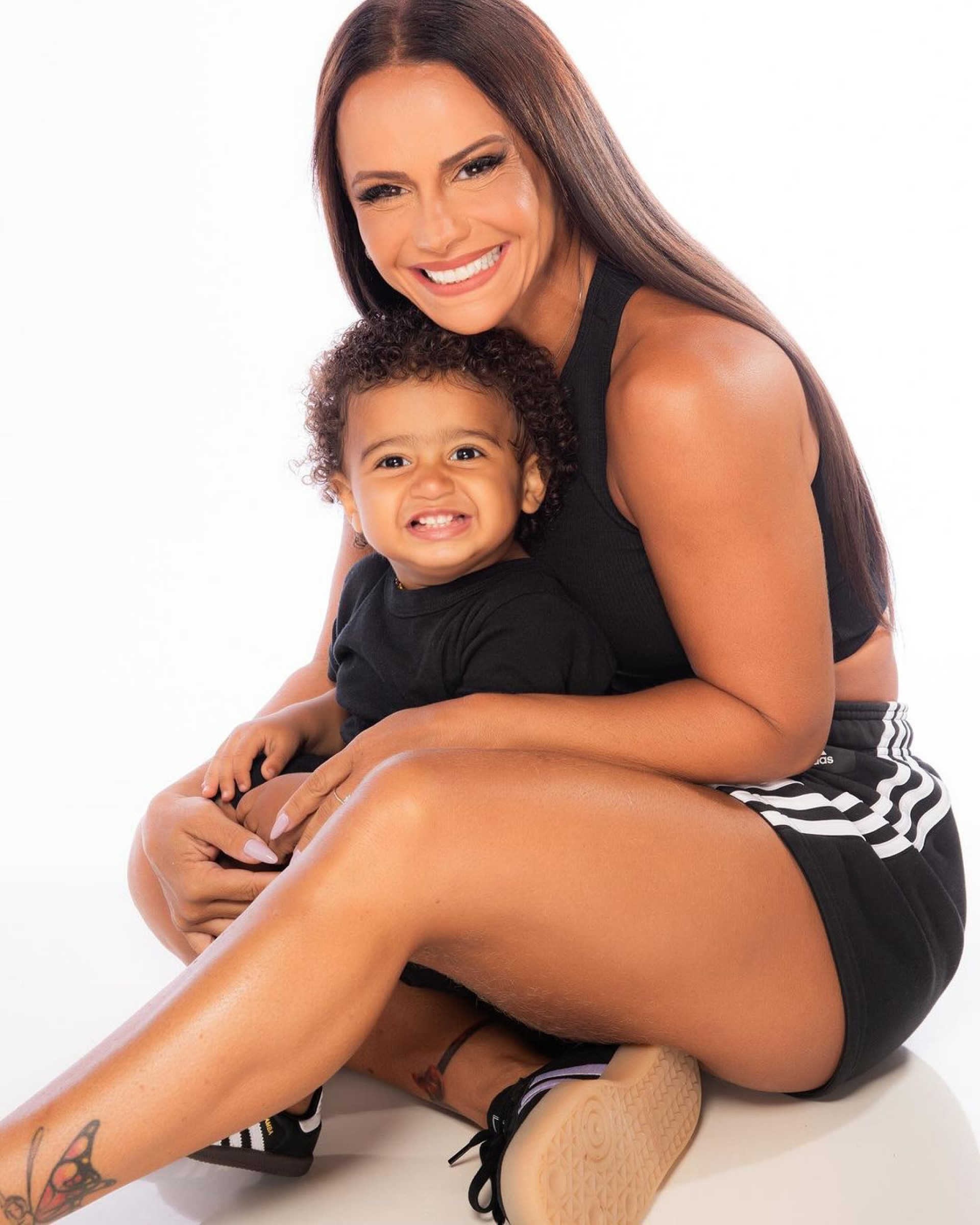 Viviane Araujo encanta os seguidores ao compartilhar fotos com o filho - Reprodução