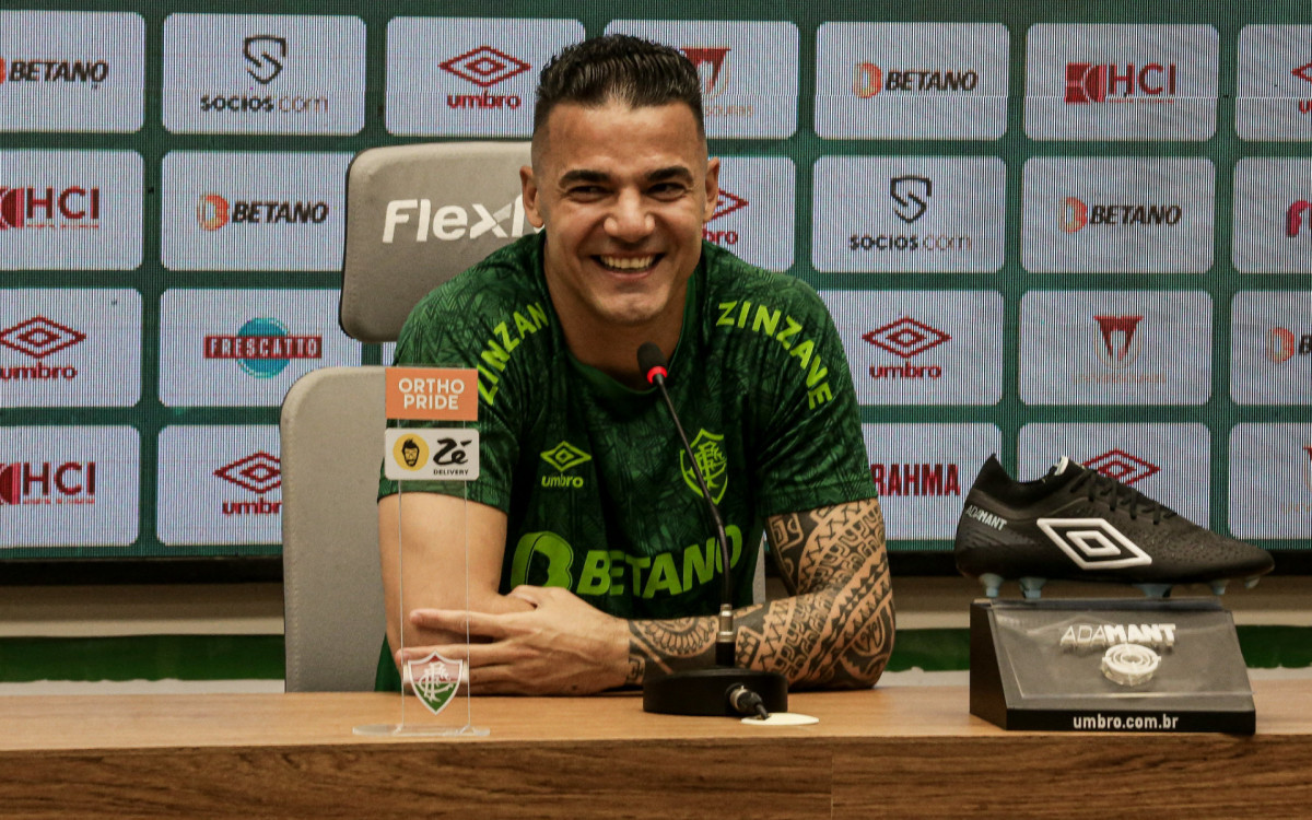 Felipe Alves voltou a jogar após mais de um ano sem chance de entrar em campo - Lucas Merçon / Fluminense