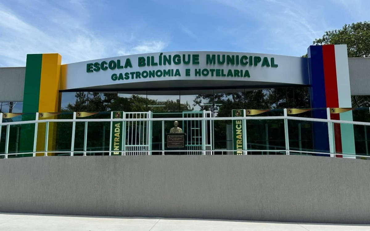 Inauguração da Escola Bilíngue Municipal com orientação em Gastronomia e Hotelaria